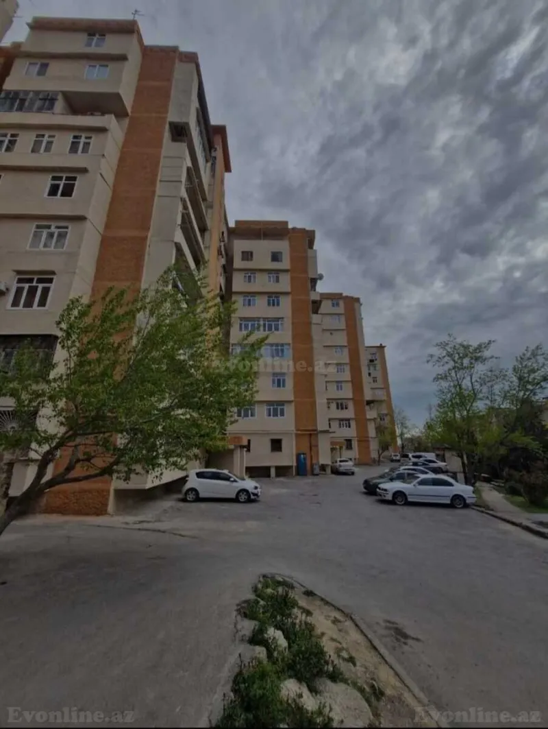 5 otaqlı Mənzil 125 m² Suraxanı r. Satılır