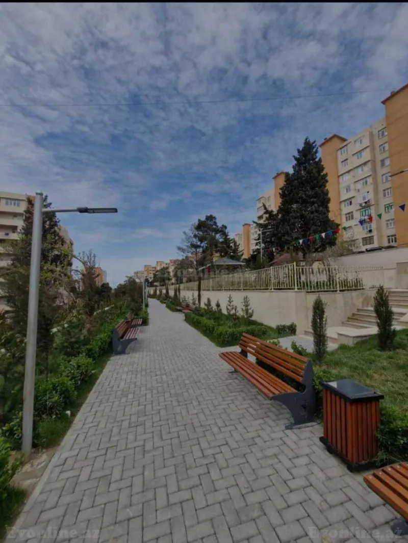 Satılır 5 otaqlı Mənzil Köhnə tikili 125 m² Suraxanı r. - şəkil 2