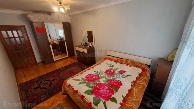 Satılır 5 otaqlı Mənzil Köhnə tikili 125 m² Suraxanı r. - şəkil 4