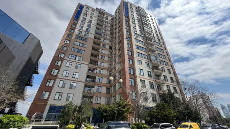 Satılır 4 otaqlı Mənzil Yeni tikili 185 m² Elmlər Akademiyası m.