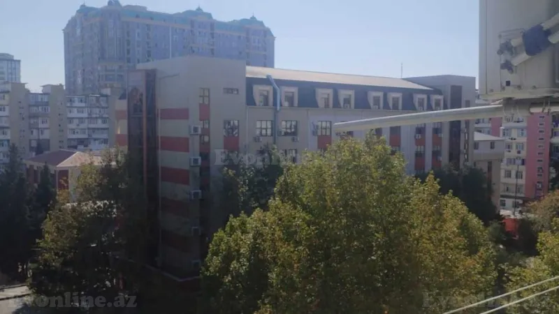 Satılır 4 otaqlı Mənzil Köhnə tikili 100 m² 8-ci mikrorayon - şəkil 3