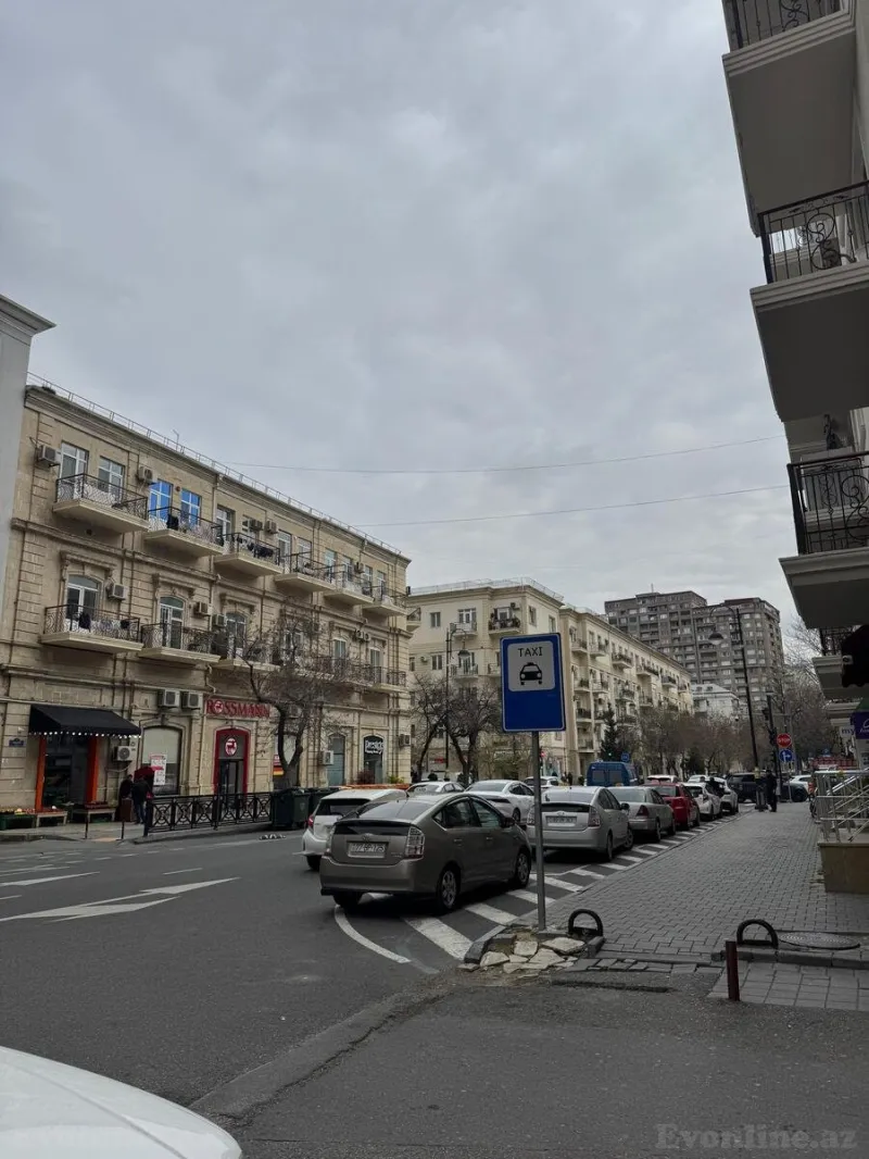 Satılır 4 otaqlı Mənzil Yeni tikili 210 m² 28 May m. - şəkil 16