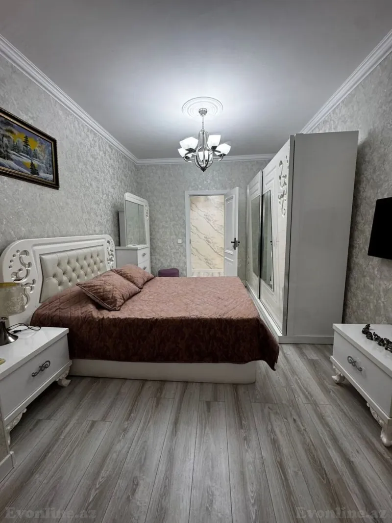 Satılır 2 otaqlı Mənzil Köhnə tikili 65 m² 8-ci mikrorayon - şəkil 2