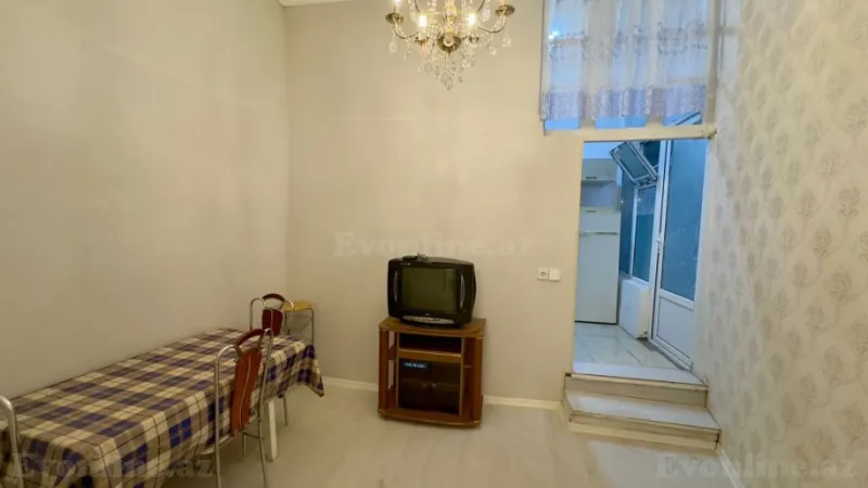 Kirayə verilir 2 otaqlı Mənzil Köhnə tikili 40 m² Bayıl - şəkil 4