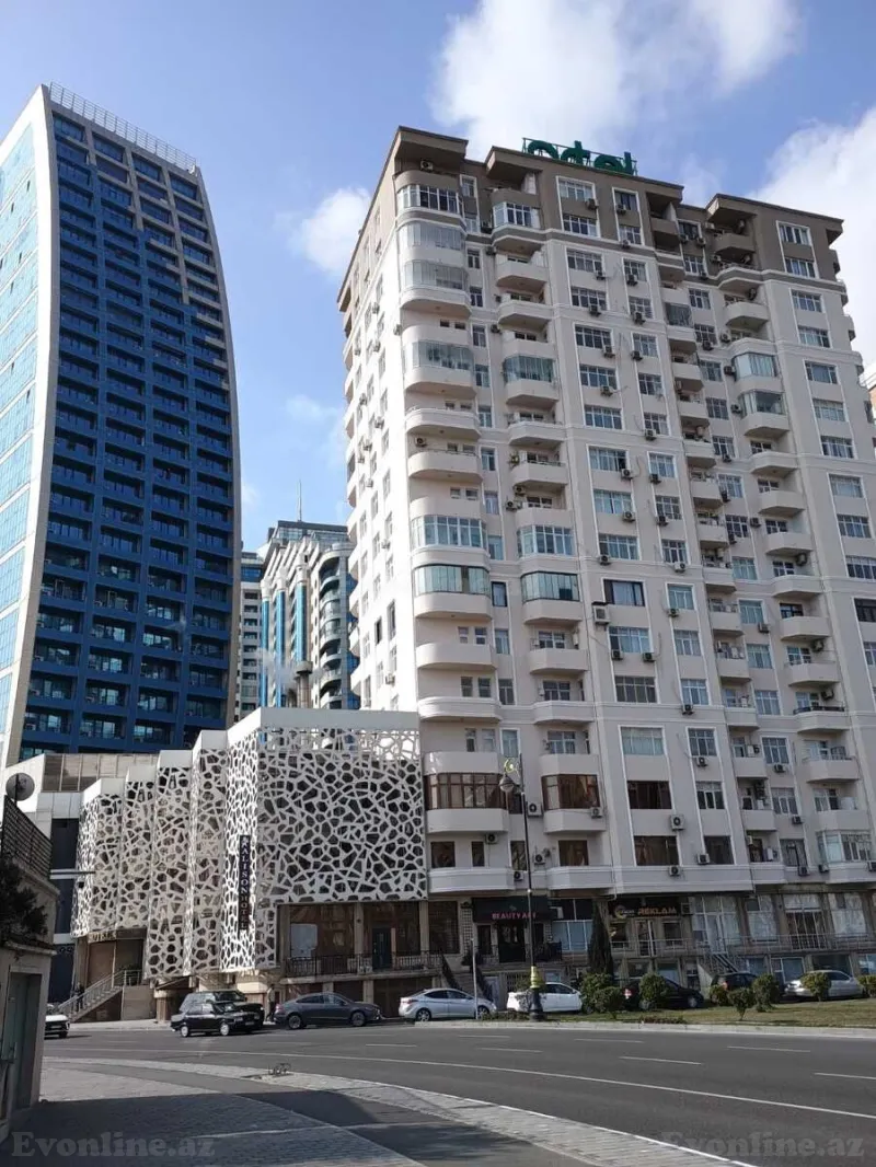 Satılır 3 otaqlı Mənzil Yeni tikili 145 m² Xətai m.