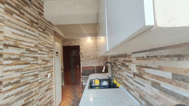 Satılır 2 otaqlı Mənzil Köhnə tikili 55.7 m² İçərişəhər m. - şəkil 4