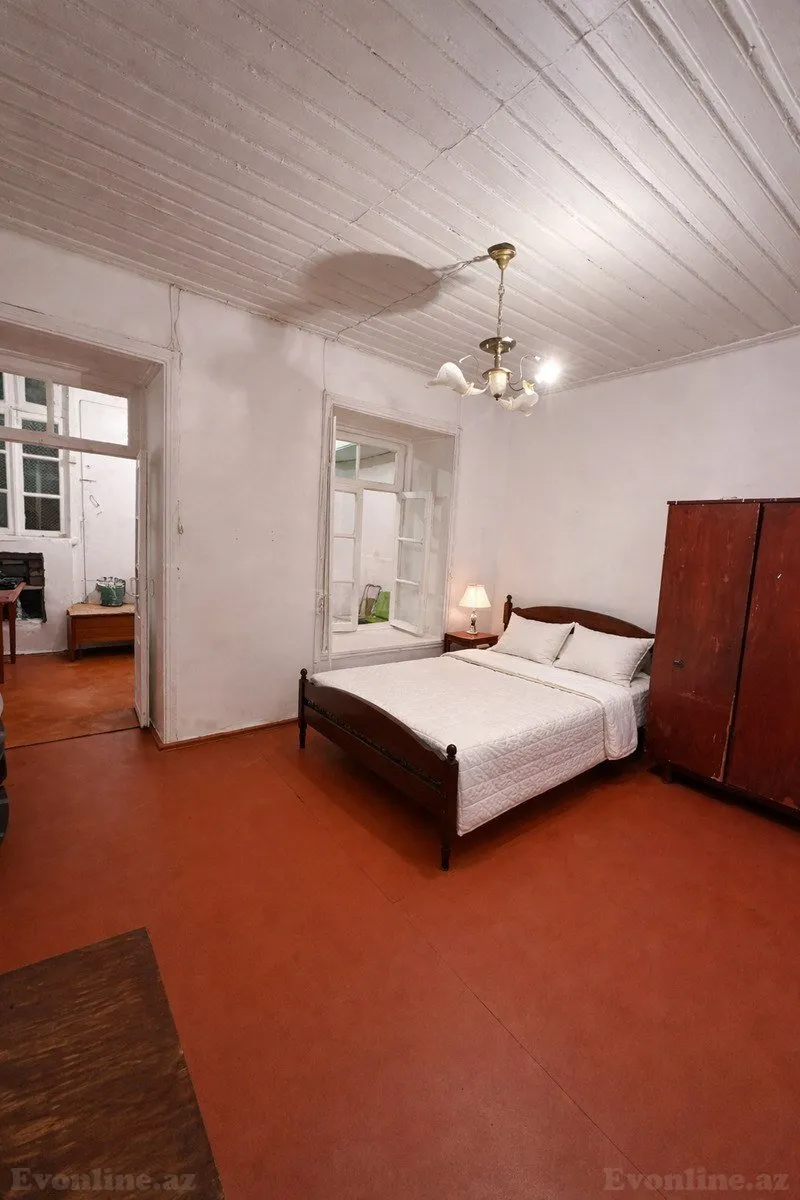 Kirayə verilir 1 otaqlı Mənzil Köhnə tikili 45 m² 28 May m. - şəkil 2