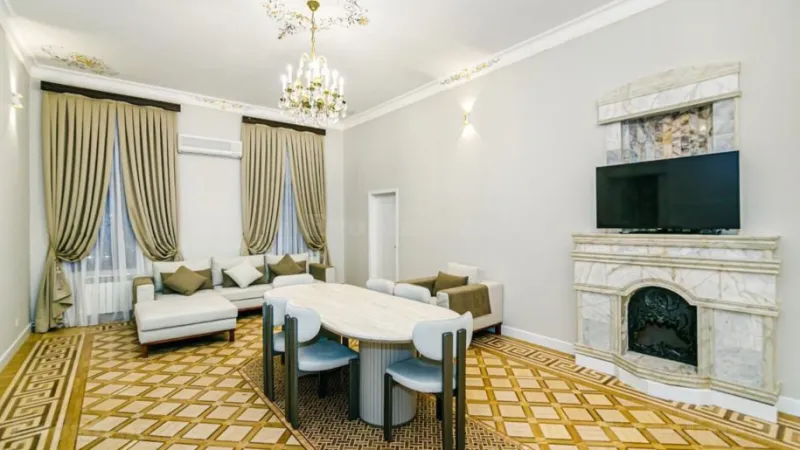 Kirayə verilir 5 otaqlı Mənzil Köhnə tikili 220 m² Sahil m. - şəkil 2