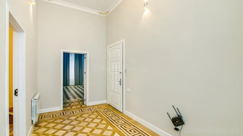 Kirayə verilir 5 otaqlı Mənzil Köhnə tikili 220 m² Sahil m. - şəkil 5