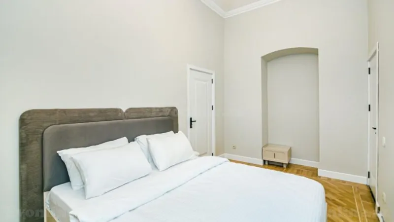 Kirayə verilir 5 otaqlı Mənzil Köhnə tikili 220 m² Sahil m. - şəkil 9