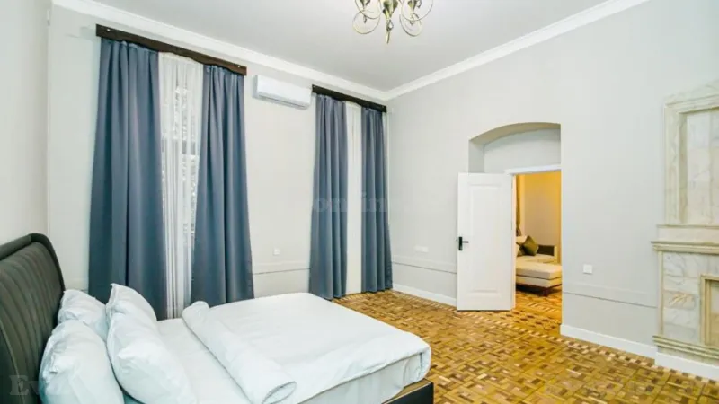 Kirayə verilir 5 otaqlı Mənzil Köhnə tikili 220 m² Sahil m. - şəkil 14