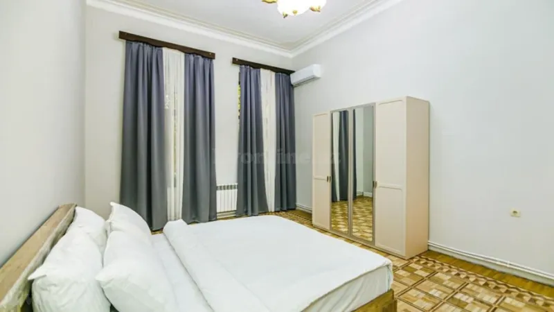 Kirayə verilir 5 otaqlı Mənzil Köhnə tikili 220 m² Sahil m. - şəkil 19