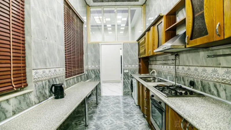 Kirayə verilir 5 otaqlı Mənzil Köhnə tikili 220 m² Sahil m. - şəkil 21