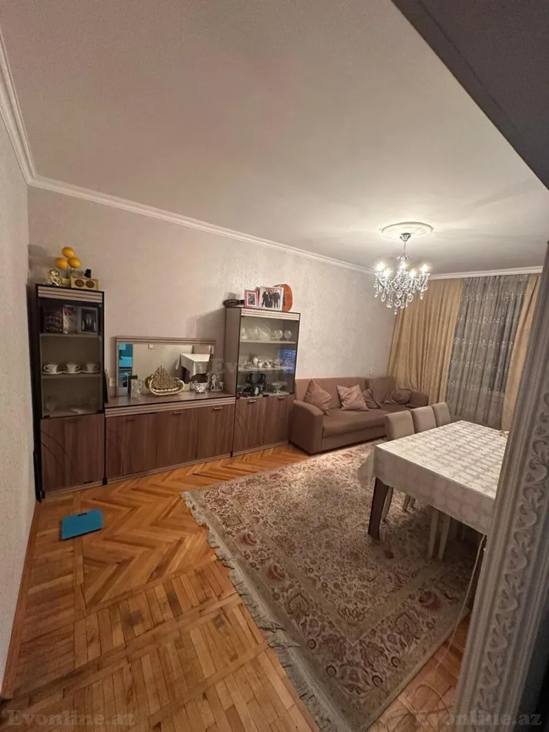 Satılır 2 otaqlı Mənzil Köhnə tikili 65 m² 8-ci mikrorayon