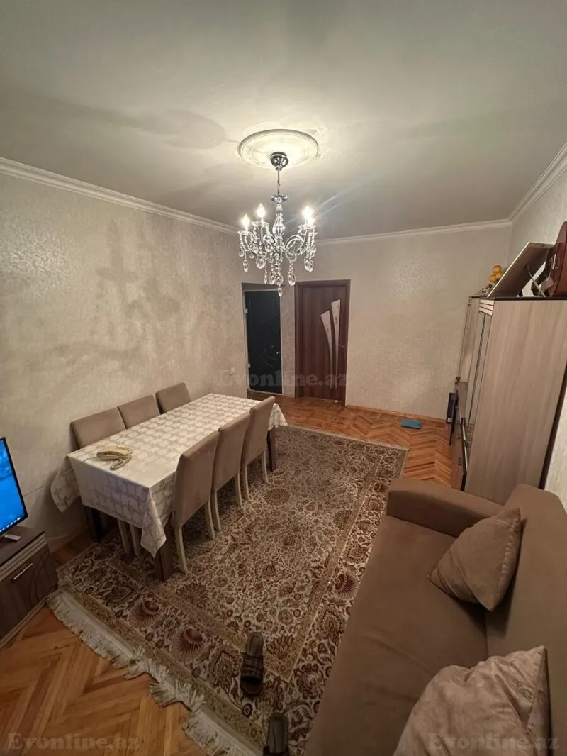 Satılır 2 otaqlı Mənzil Köhnə tikili 65 m² 8-ci mikrorayon - şəkil 2