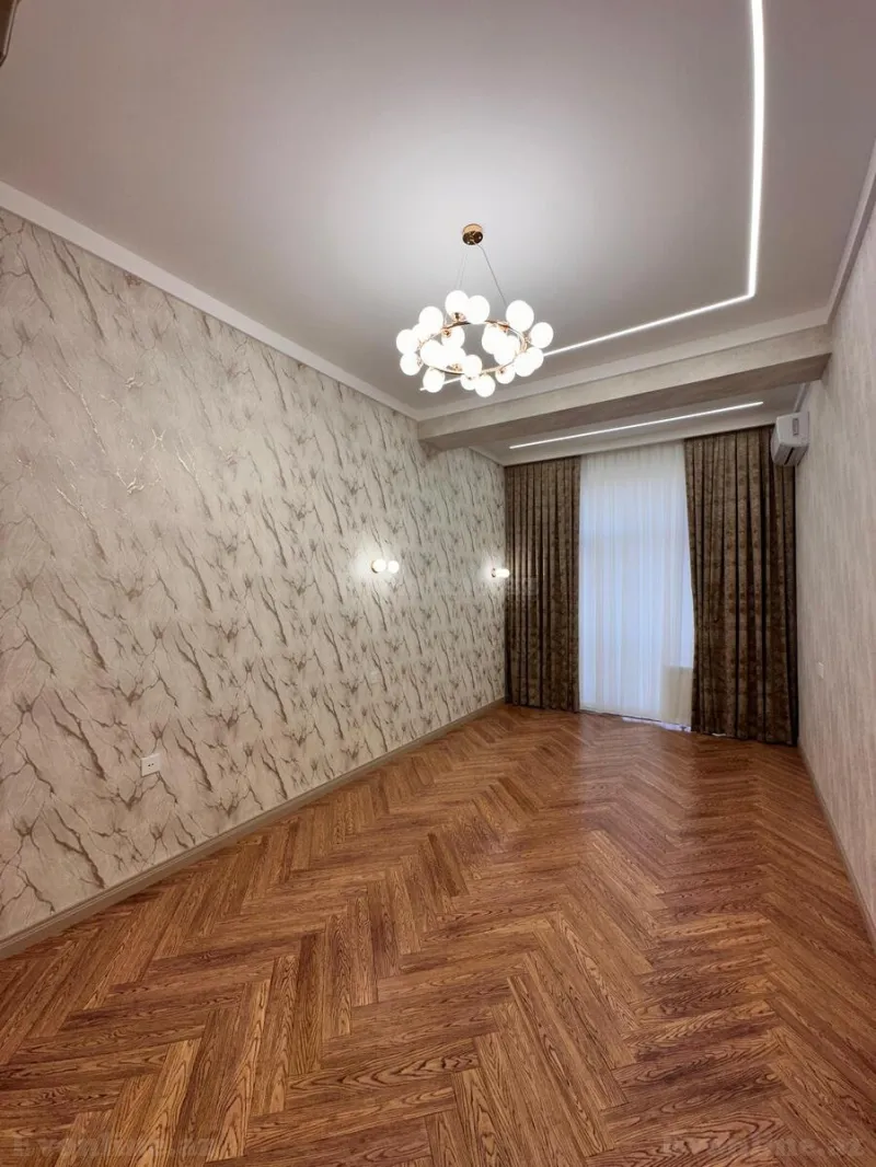 Satılır 4 otaqlı Mənzil Yeni tikili 195 m² 28 May m. - şəkil 4