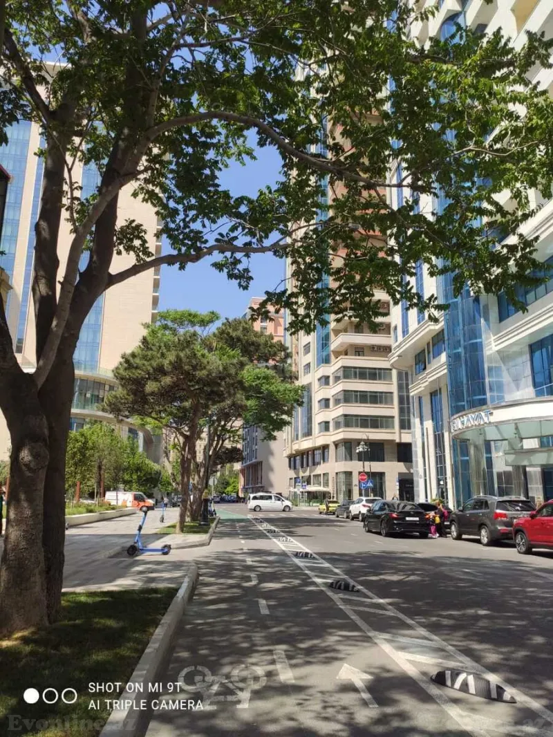 Kirayə verilir 3 otaqlı Mənzil Yeni tikili 100 m² 28 May m.