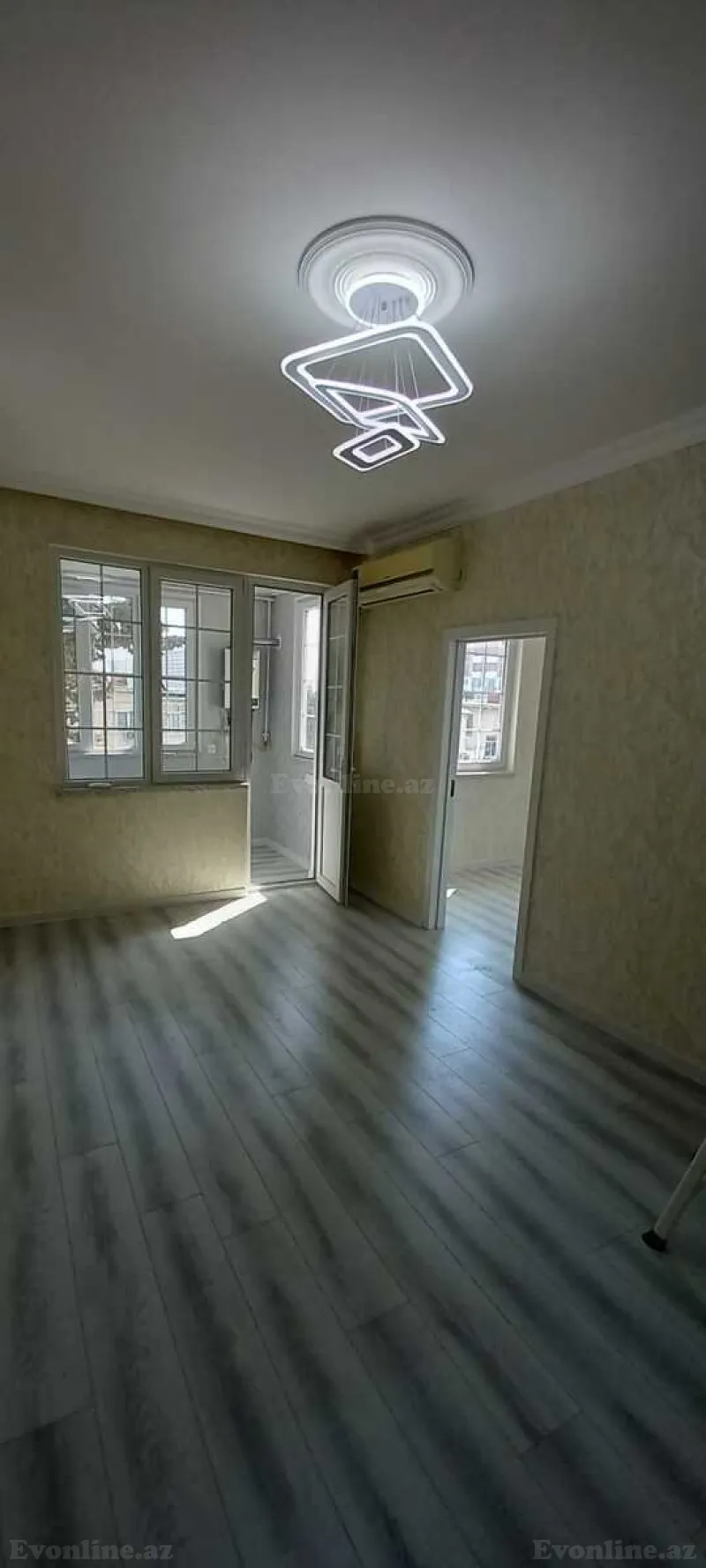 Satılır 3 otaqlı Mənzil Köhnə tikili 55 m² 4-cü mikrorayon