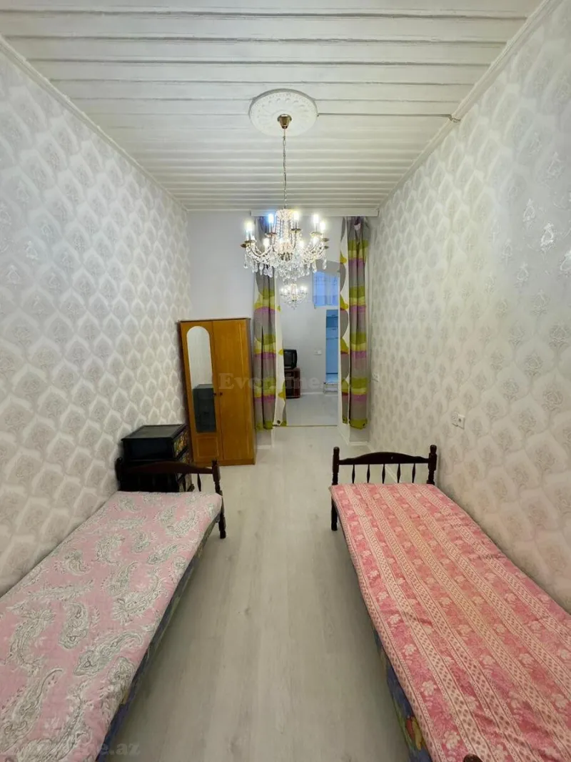 Kirayə verilir 2 otaqlı Mənzil Köhnə tikili 45 m² İçərişəhər m. - şəkil 2