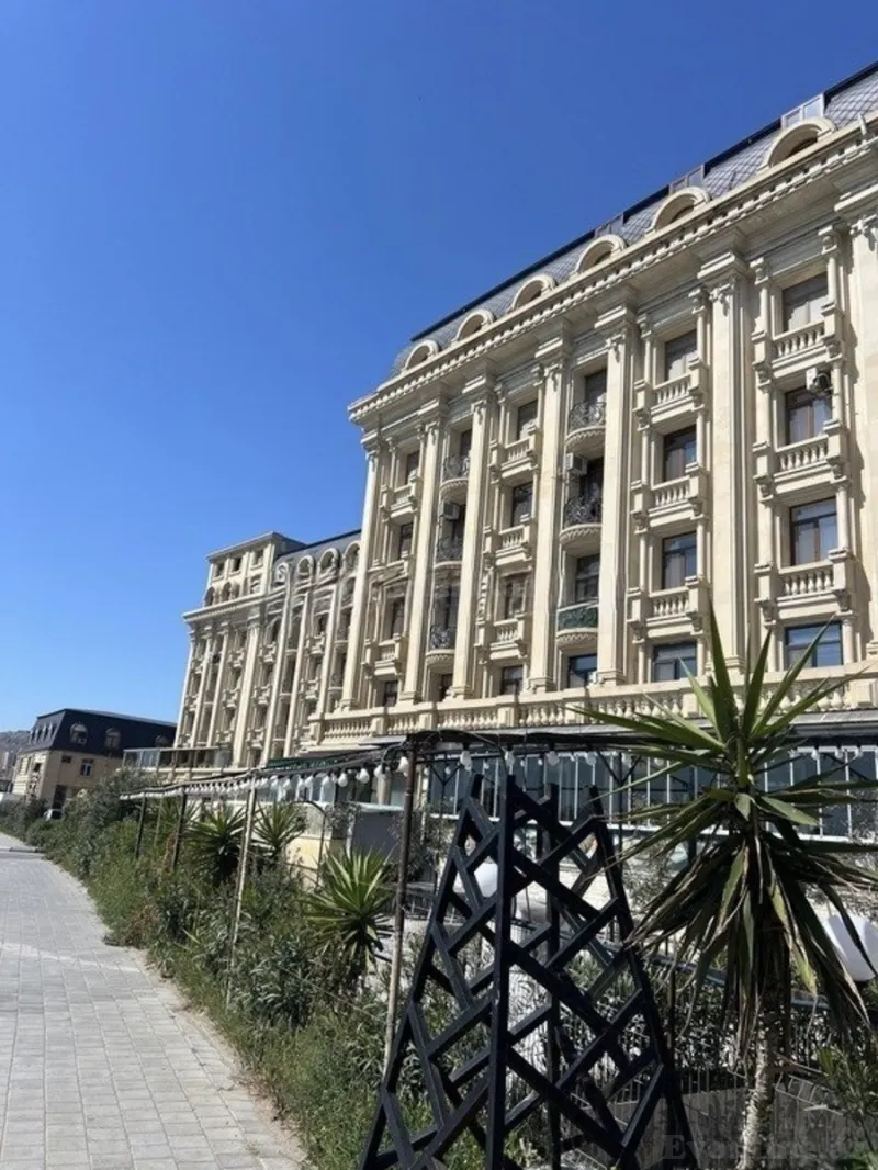 Satılır 4 otaqlı Mənzil Yeni tikili 135 m² Bayıl - şəkil 2