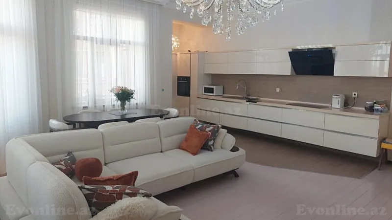 4 otaqlı Mənzil 170 m² Nizami m. Satılır