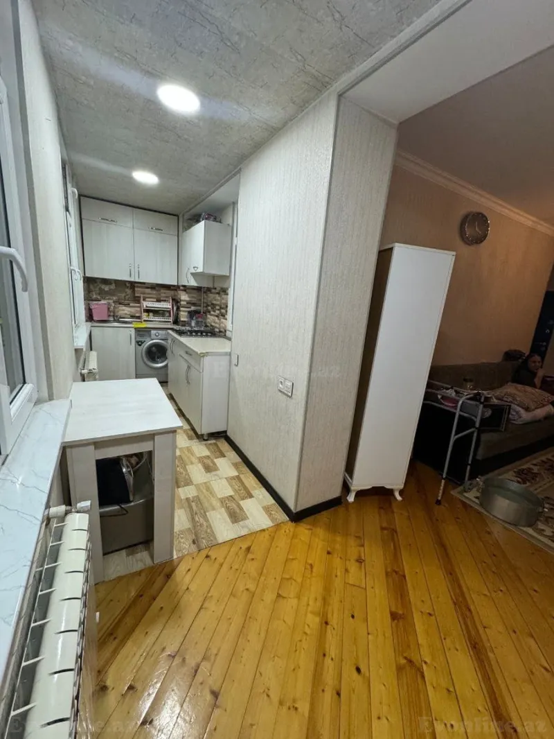 Satılır 3 otaqlı Mənzil Köhnə tikili 65 m² Qaraçuxur