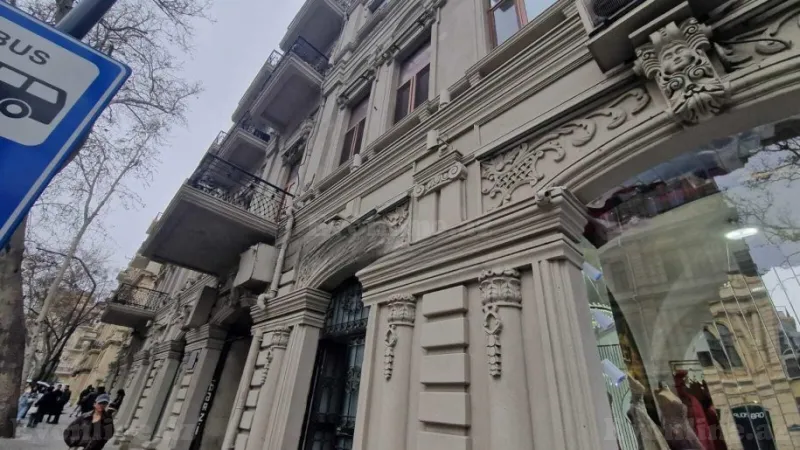 4 otaqlı Mənzil 220 m² Sahil m. Satılır