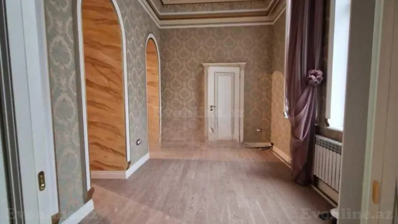 Satılır 4 otaqlı Mənzil Köhnə tikili 220 m² Sahil m. - şəkil 10