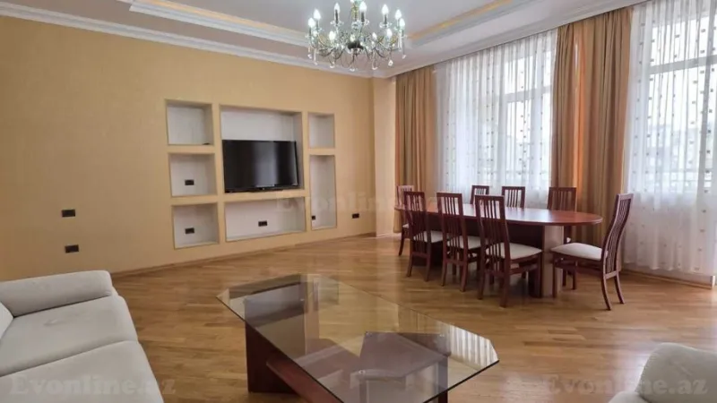 4 otaqlı Mənzil 150 m² Xətai m. Kirayə verilir