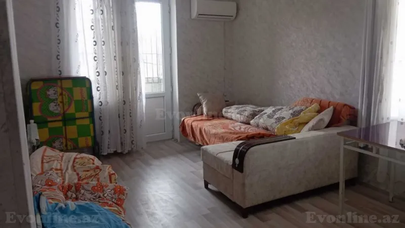 1 otaqlı Mənzil 40 m² 8-ci mikrorayon Kirayə verilir
