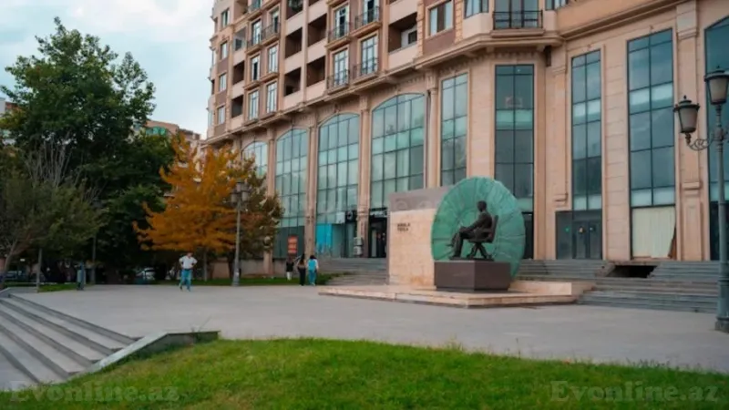 Satılır 3 otaqlı Mənzil Yeni tikili 100 m² 28 May m. - şəkil 2