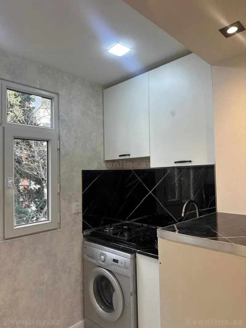 Kirayə verilir 2 otaqlı Mənzil Köhnə tikili 40 m² Elmlər Akademiyası m.