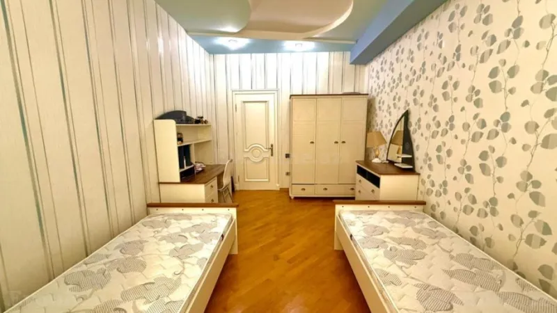 Kirayə verilir 4 otaqlı Mənzil Yeni tikili 240 m² Nəsimi r. - şəkil 2