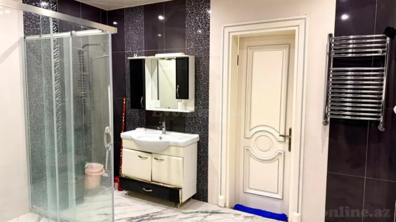 Kirayə verilir 4 otaqlı Mənzil Yeni tikili 200 m² Nəsimi r. - şəkil 16