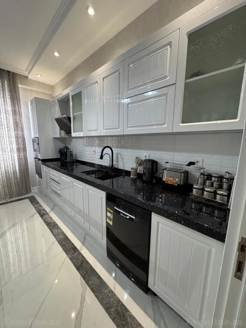 Kirayə verilir 3 otaqlı Mənzil Yeni tikili 130 m² Xətai m. - şəkil 9