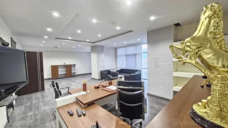 6 otaqlı Ofis 285 m² Nəsimi r. Kirayə verilir