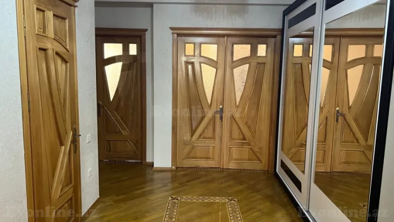 4 otaqlı Mənzil 135 m² Xətai r. Kirayə verilir