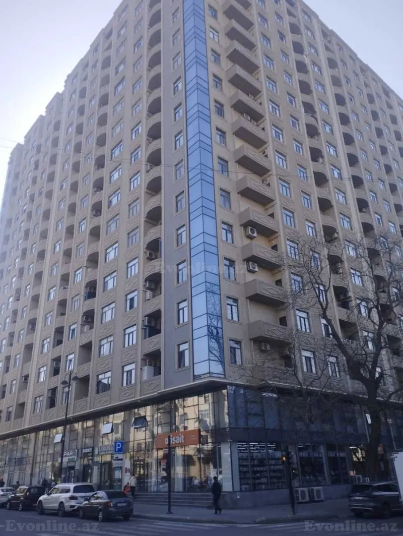 Satılır 3 otaqlı Mənzil Yeni tikili 132 m² 28 May m.
