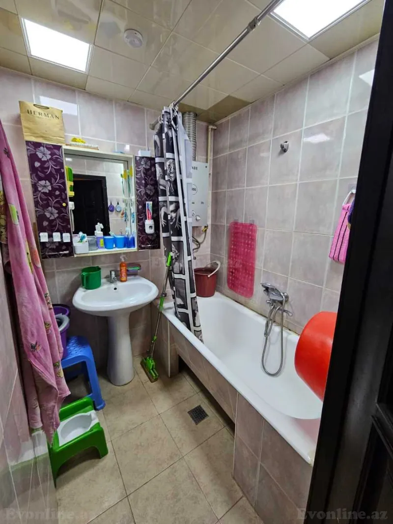 Satılır 4 otaqlı Mənzil Köhnə tikili 100 m² Xalqlar Dostluğu m. - şəkil 7