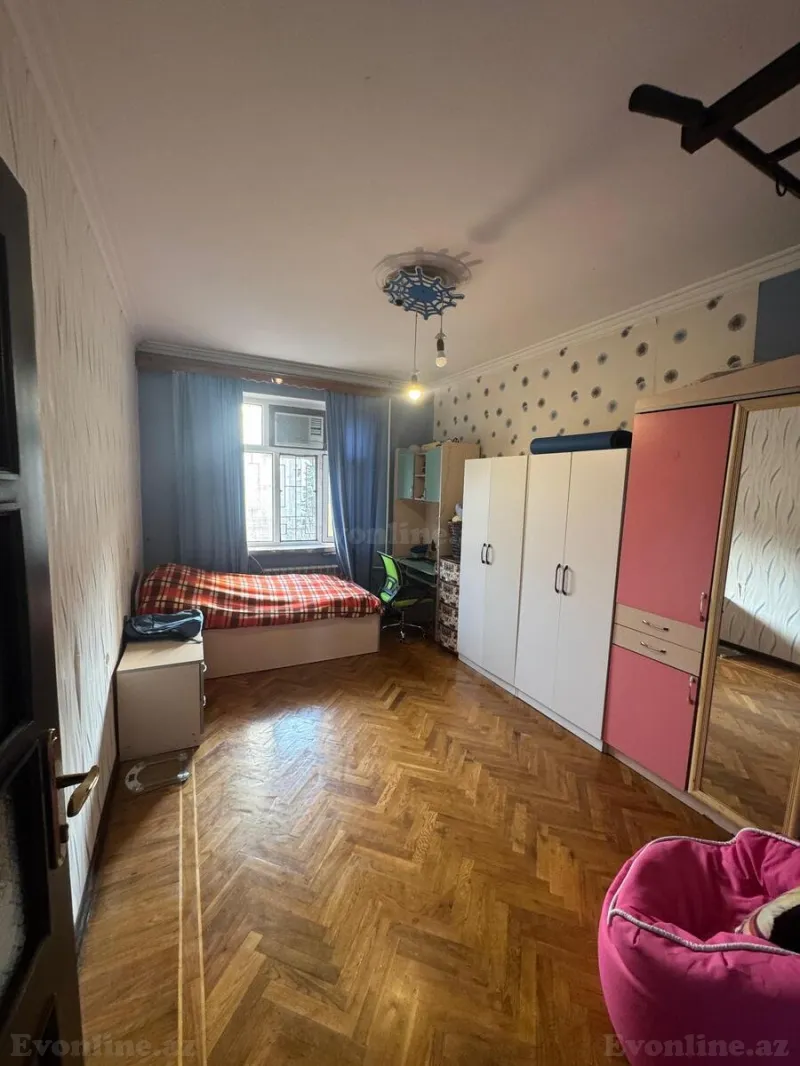 Satılır 4 otaqlı Mənzil Köhnə tikili 100 m² Xalqlar Dostluğu m. - şəkil 15