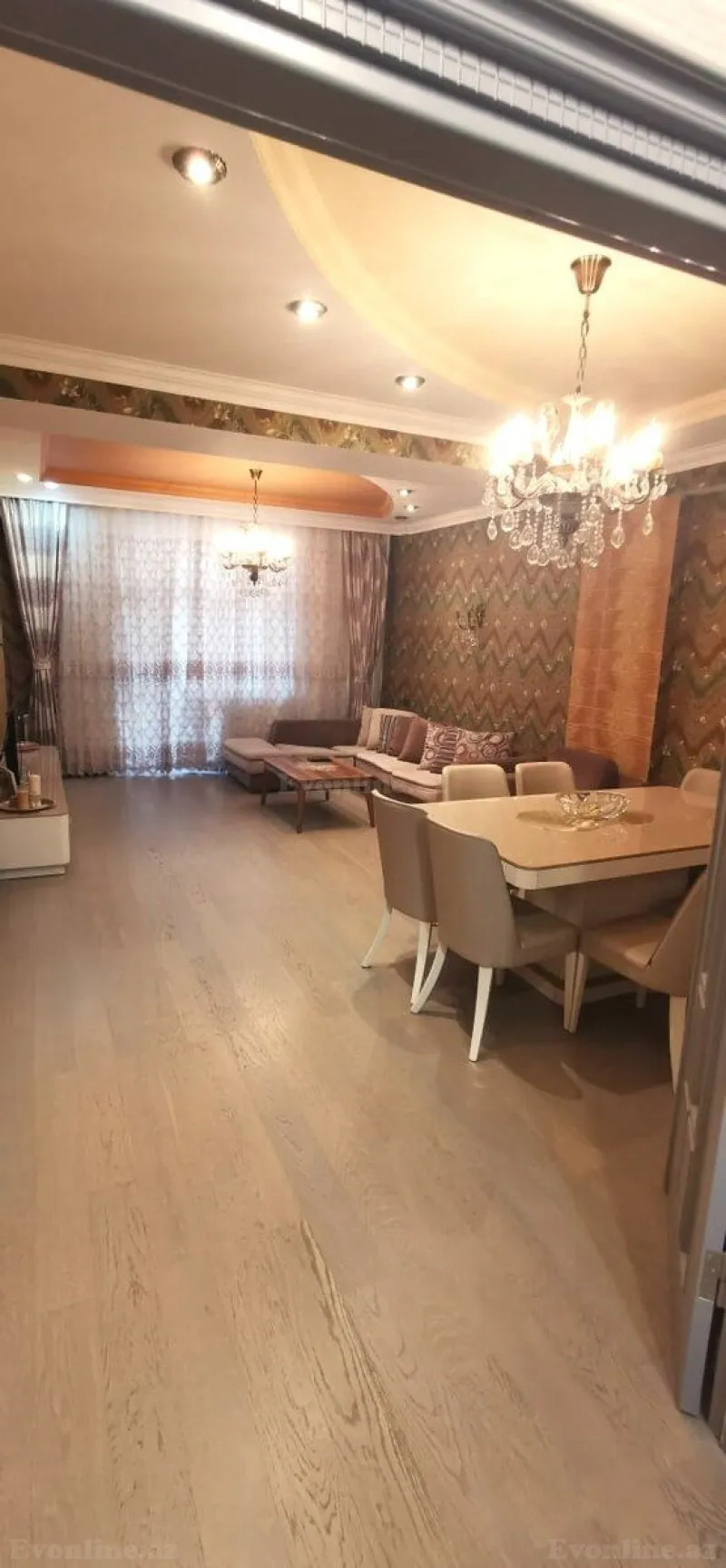 Satılır 4 otaqlı Mənzil Yeni tikili 170 m² Elmlər Akademiyası m.
