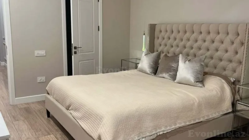 Satılır 3 otaqlı Mənzil Yeni tikili 130 m² Səbail r. - şəkil 13