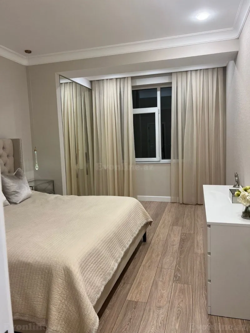 Satılır 3 otaqlı Mənzil Yeni tikili 130 m² Səbail r. - şəkil 15