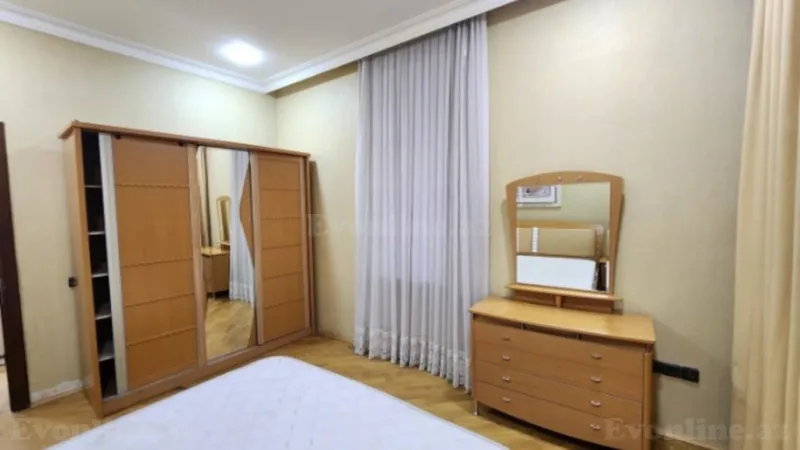 Kirayə verilir 3 otaqlı Mənzil Köhnə tikili 90 m² Sahil m. - şəkil 9