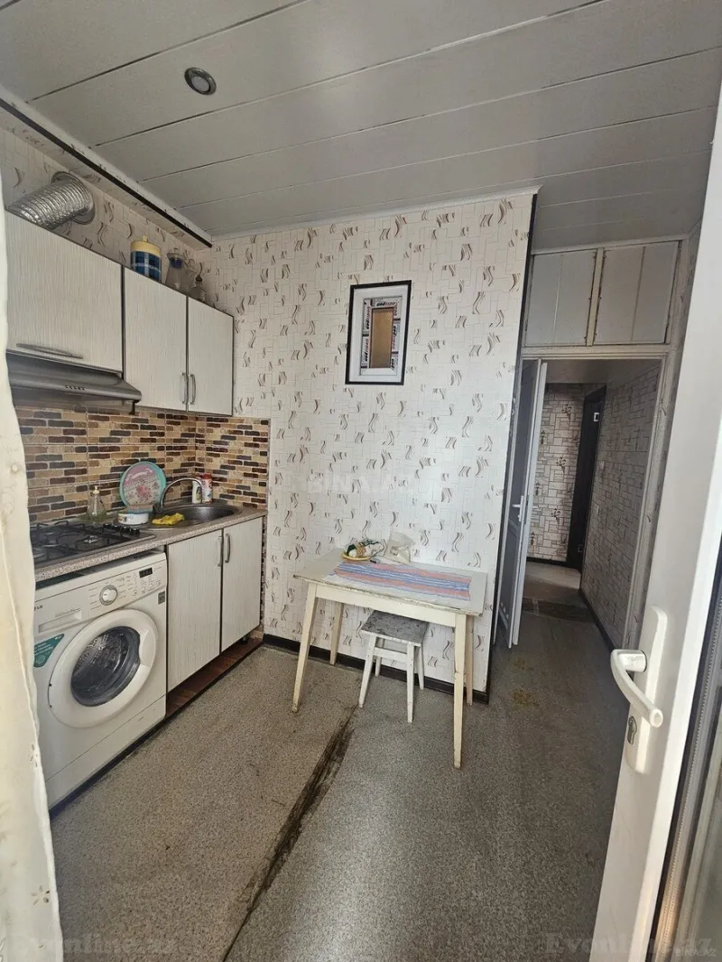 Satılır 1 otaqlı Mənzil Köhnə tikili 40 m² 4-cü mikrorayon - şəkil 2