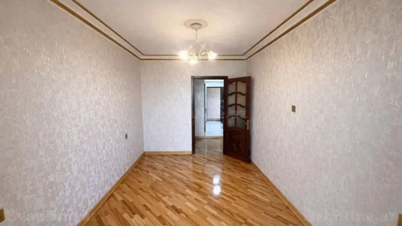 Satılır 2 otaqlı Mənzil Köhnə tikili 61 m² Nərimanov r. - şəkil 2