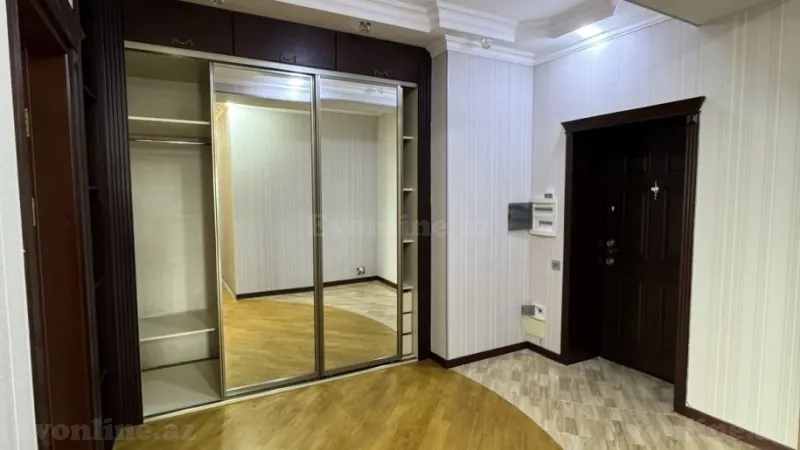 Kirayə verilir 4 otaqlı Mənzil Yeni tikili 150 m² 8-ci mikrorayon