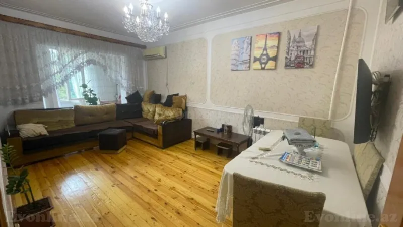 Satılır 4 otaqlı Mənzil Köhnə tikili 72 m² Memar Əcəmi m.