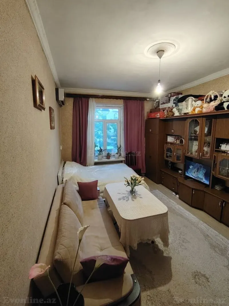 Satılır 1 otaqlı Mənzil Köhnə tikili 38 m² Elmlər Akademiyası m.