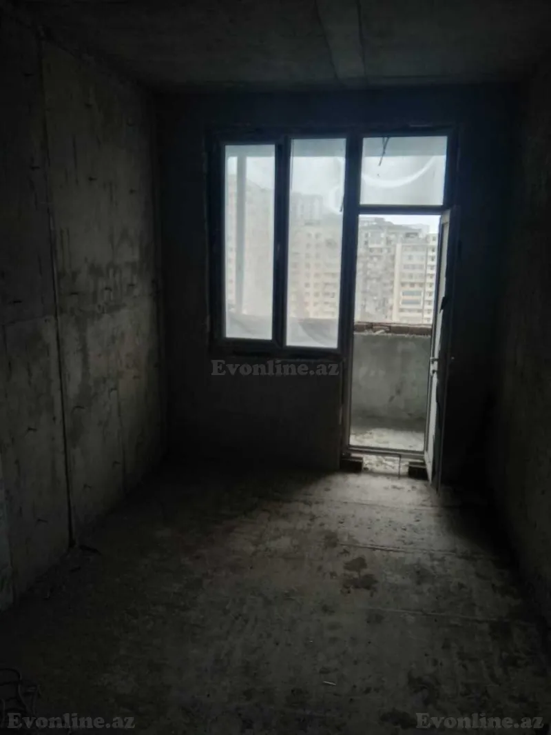 2 otaqlı Mənzil 78 m² İnşaatçılar m. Satılır